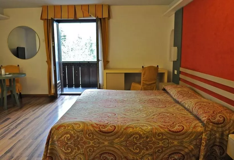 Отель Baita Clementi