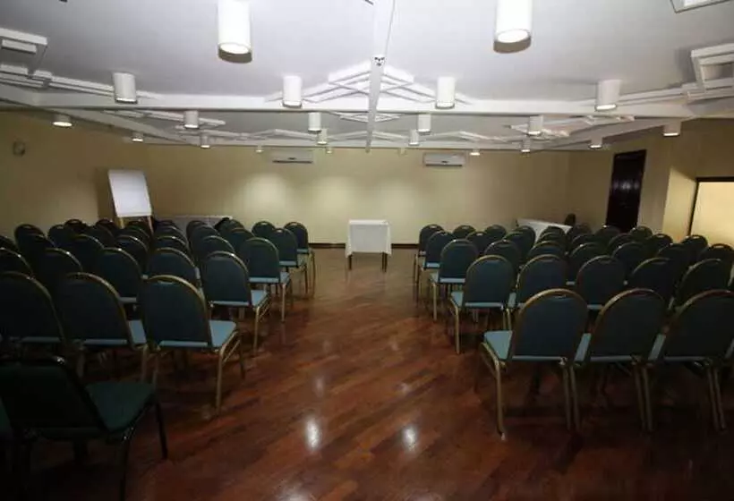 Отель Carlton Plaza São José Dos Campos