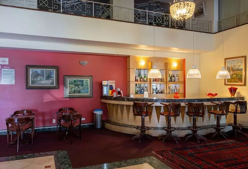 Отель Carlton Plaza São José Dos Campos