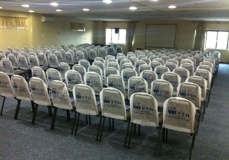 ホテル Carlton Plaza São José Dos Campos