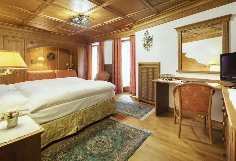 Отель Columbia & Spa