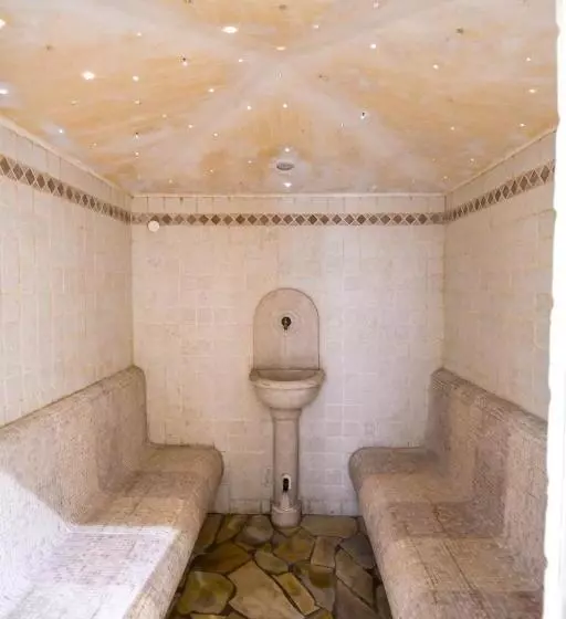 Отель El Laresh