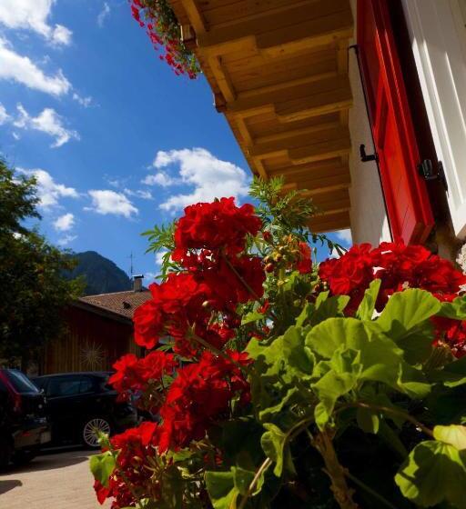 Отель Garni Tyrolia