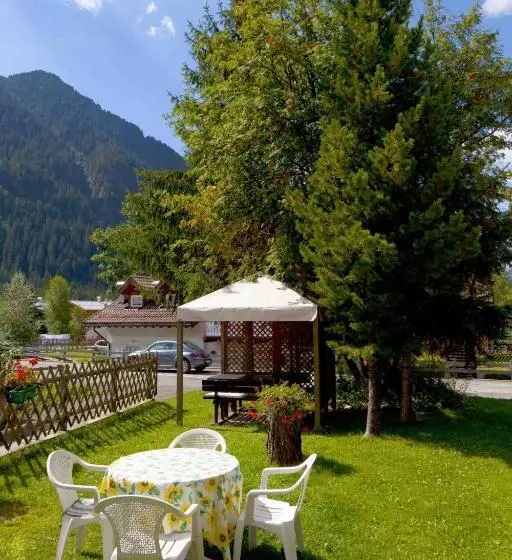 ホテル Garni Tyrolia