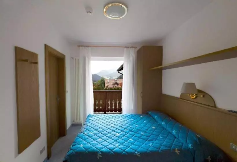 ホテル Garni Tyrolia