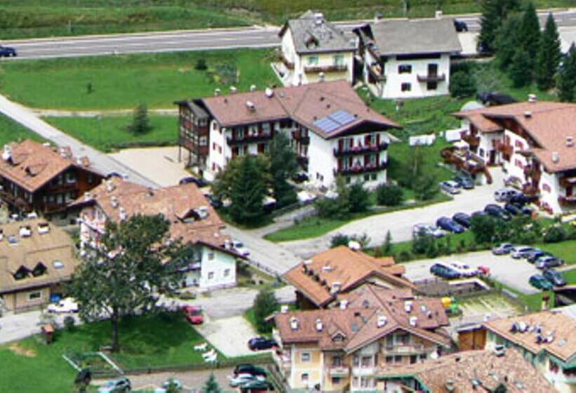 Отель Garni Tyrolia