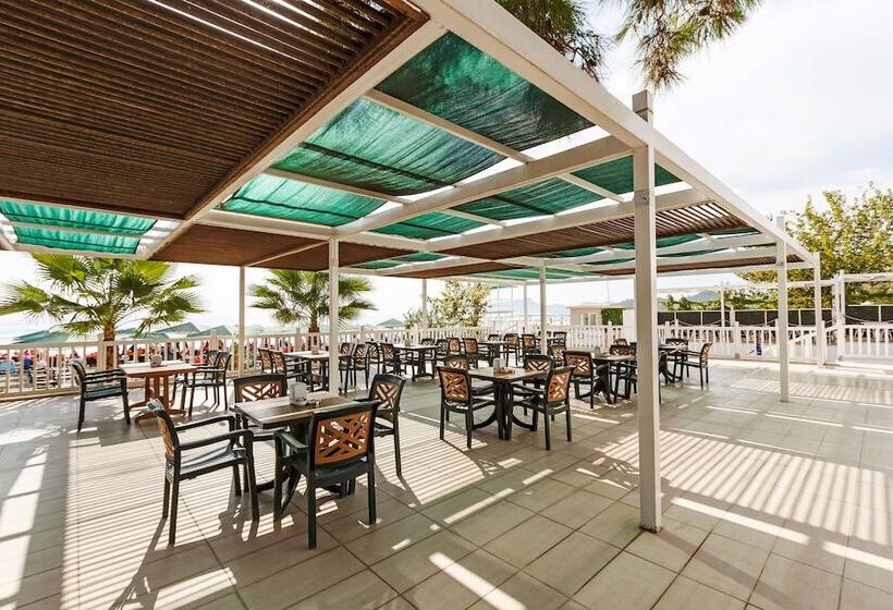 ホテル Greenwood Kemer Resort