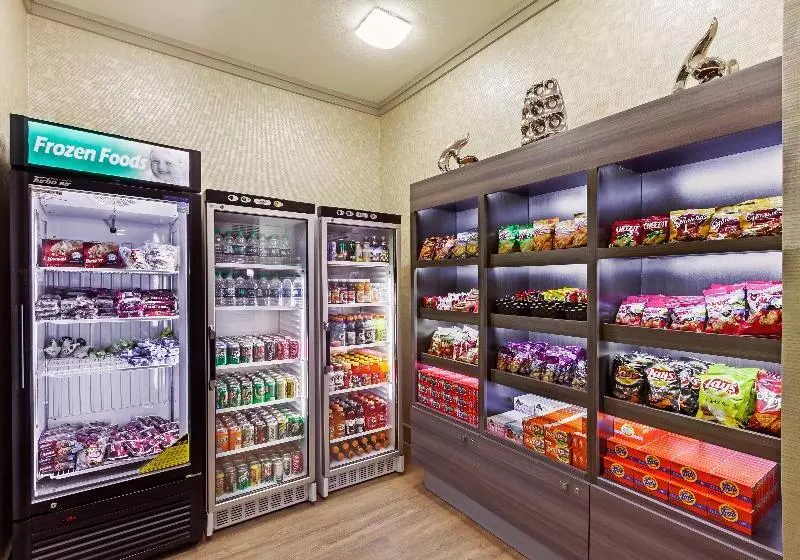 호텔 Holiday Inn Express & Suites Houston East, An Ihg