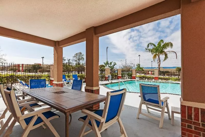 호텔 Holiday Inn Express & Suites Houston East, An Ihg