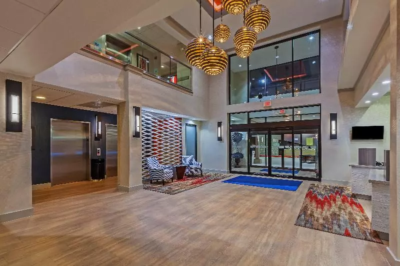 호텔 Holiday Inn Express & Suites Houston East, An Ihg