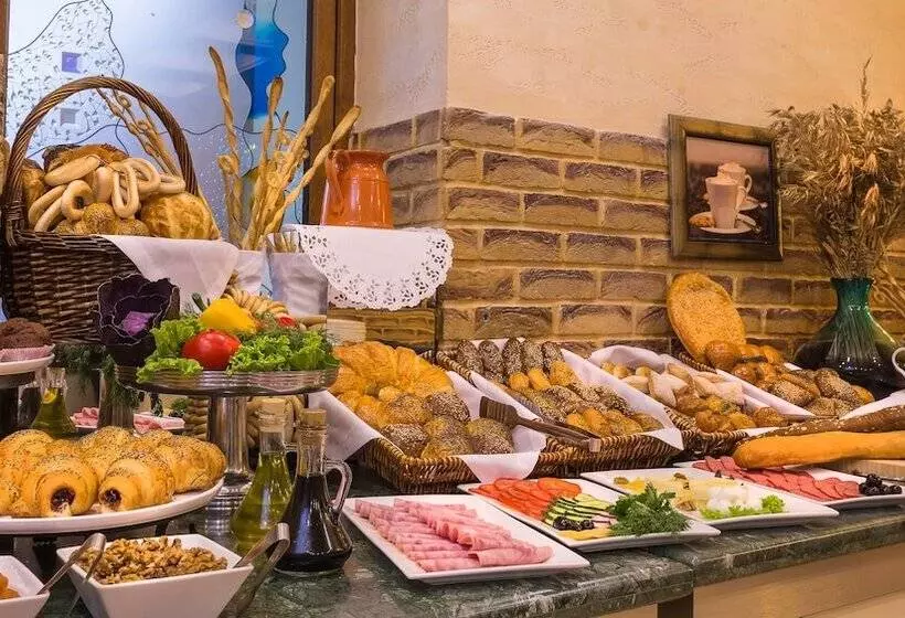 هتل Kazzhol Almaty