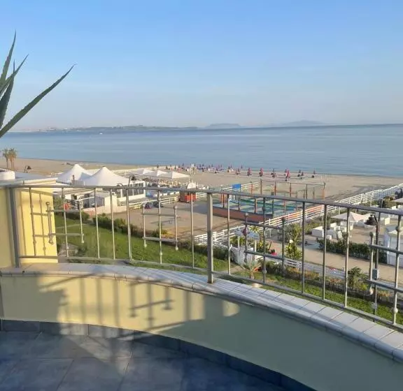 Отель La Baia Di Ulisse