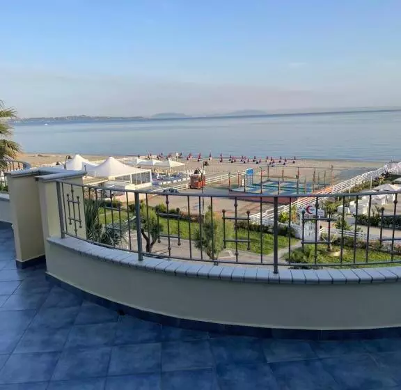 Отель La Baia Di Ulisse