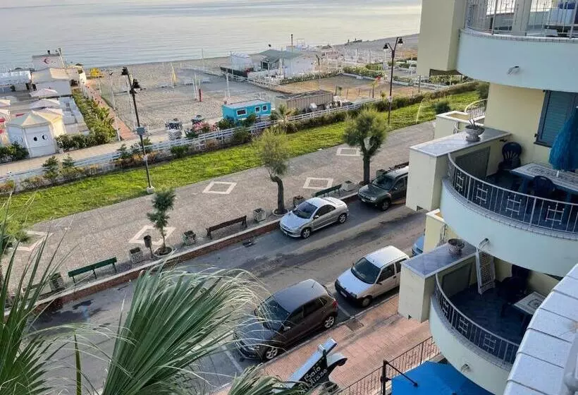 Отель La Baia Di Ulisse