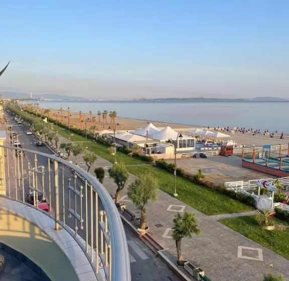 Отель La Baia Di Ulisse