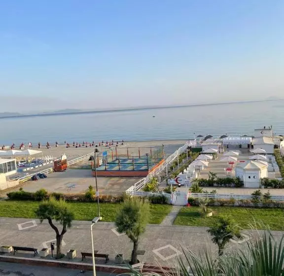 Отель La Baia Di Ulisse