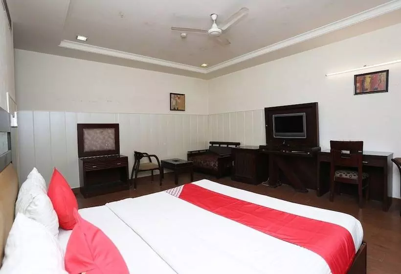 ホテル Parkland Kailash Colony