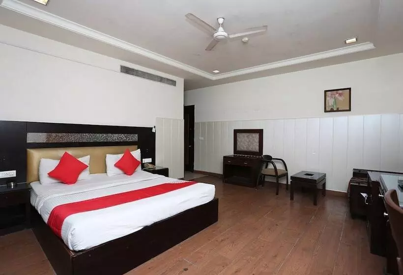 ホテル Parkland Kailash Colony