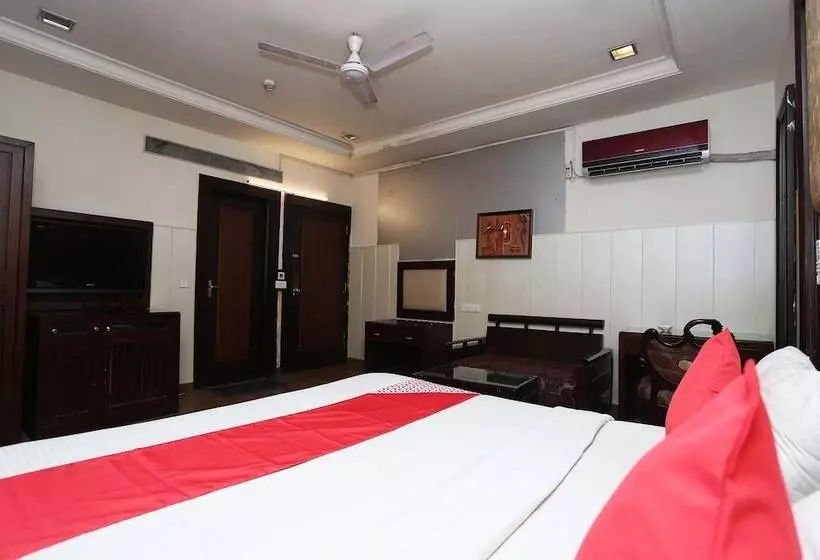 ホテル Parkland Kailash Colony