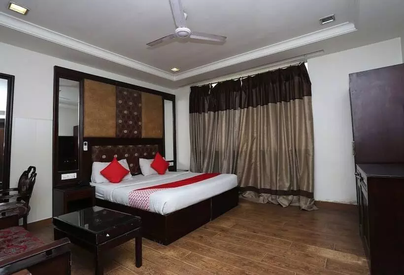 ホテル Parkland Kailash Colony