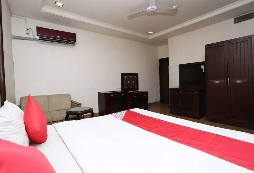 ホテル Parkland Kailash Colony