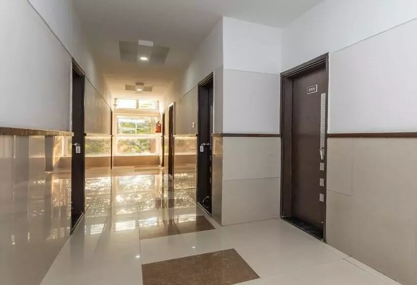 ホテル Parkland Kailash Colony