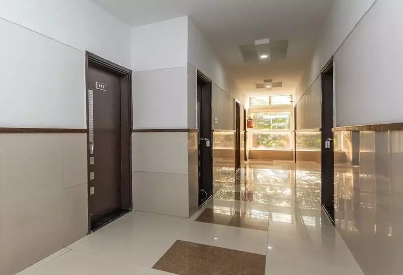 ホテル Parkland Kailash Colony