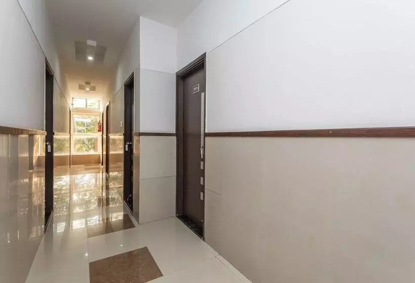 ホテル Parkland Kailash Colony