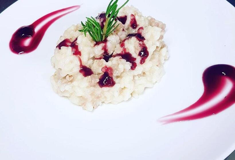 בית מלון כפרי Poker