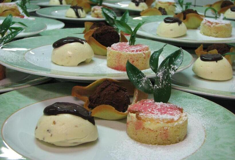 בית מלון כפרי Poker