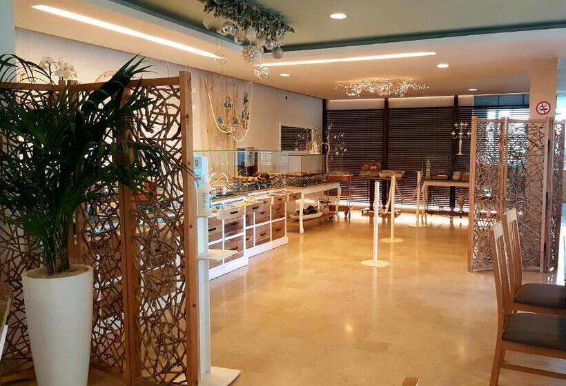 בית מלון כפרי Poker