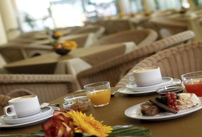 בית מלון כפרי Poker