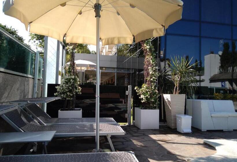 בית מלון כפרי Poker