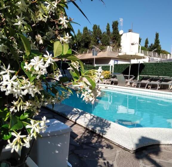 בית מלון כפרי Poker