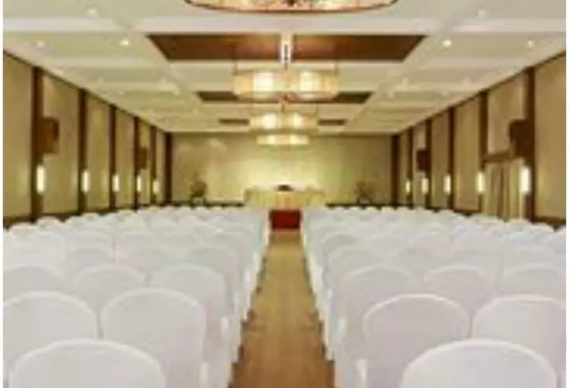 호텔 Vivanta Ernakulam, Marine Drive