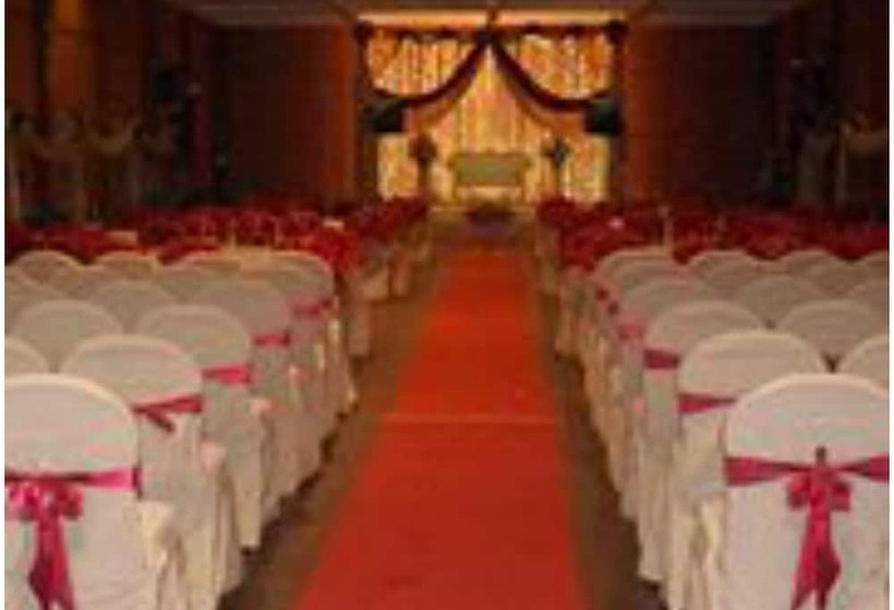 ホテル Vivanta Ernakulam, Marine Drive