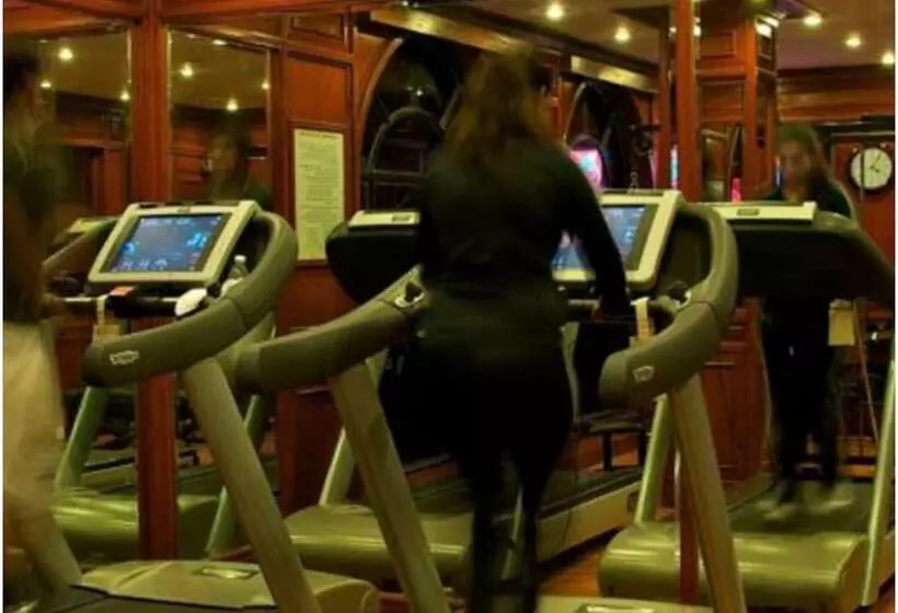 호텔 Vivanta Ernakulam, Marine Drive