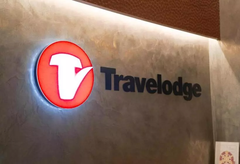 Отель Travelodge Kyoto Shijokawaramachi