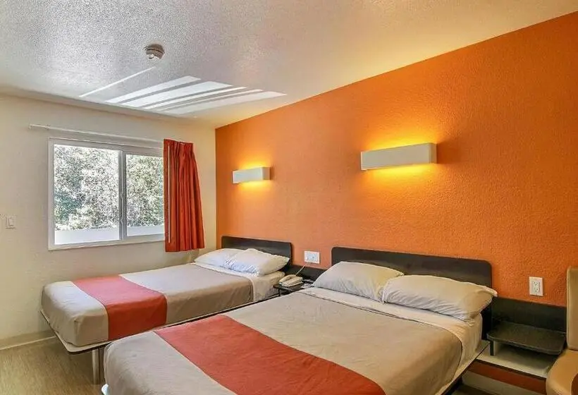 Motel 6carpinteria, Ca  Santa Barbara  South