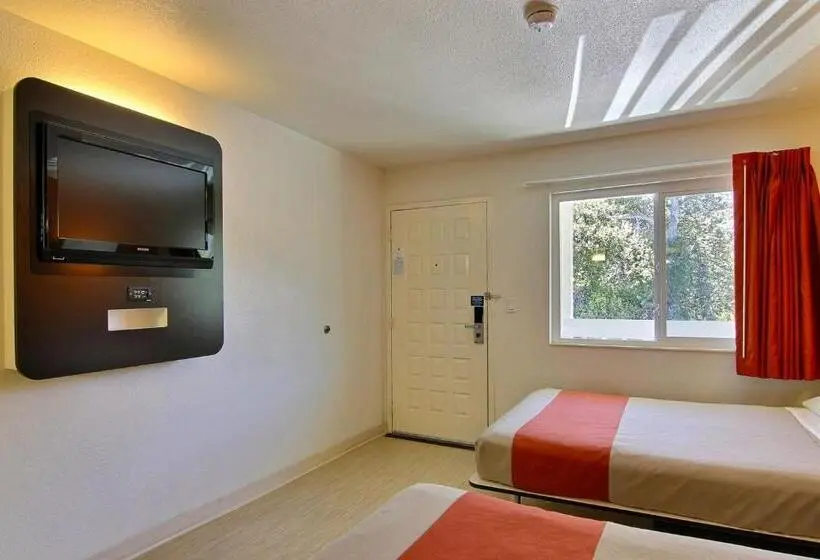 Motel 6carpinteria, Ca  Santa Barbara  South