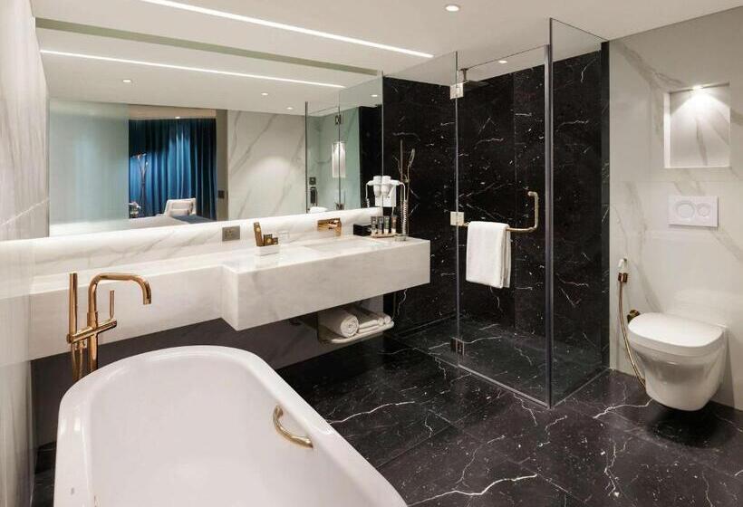 Novotel Mumbai Juhu Beach