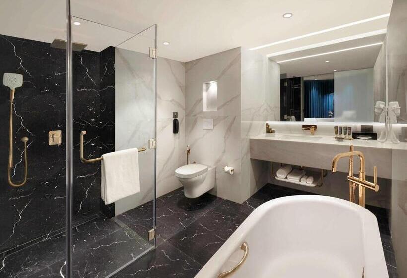 Novotel Mumbai Juhu Beach