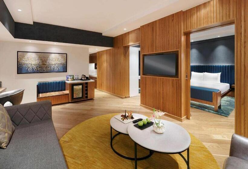 Novotel Mumbai Juhu Beach