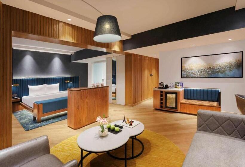 Novotel Mumbai Juhu Beach