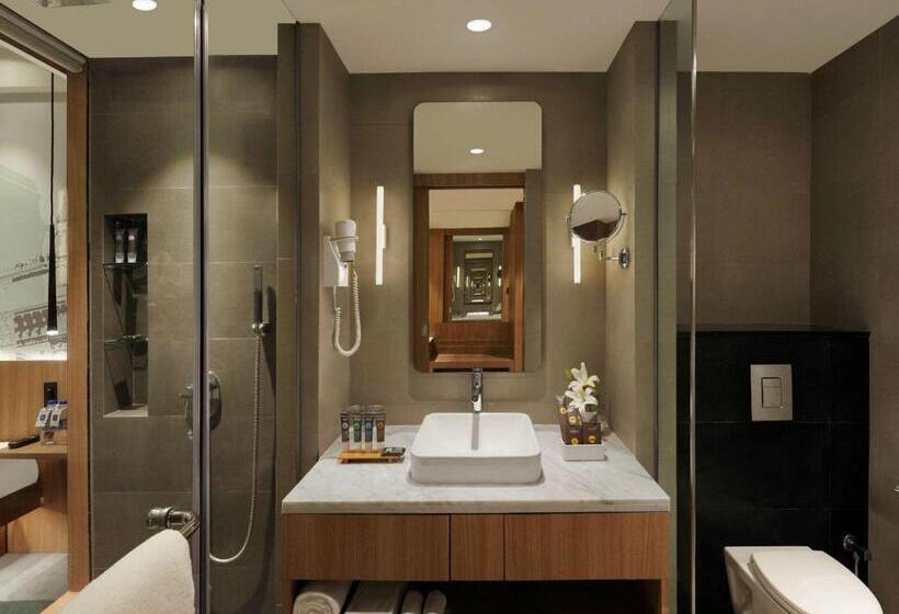 Novotel Mumbai Juhu Beach