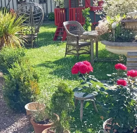 Aamiaismajoitus (B&B) La Cour Du Puits Chambre Victor