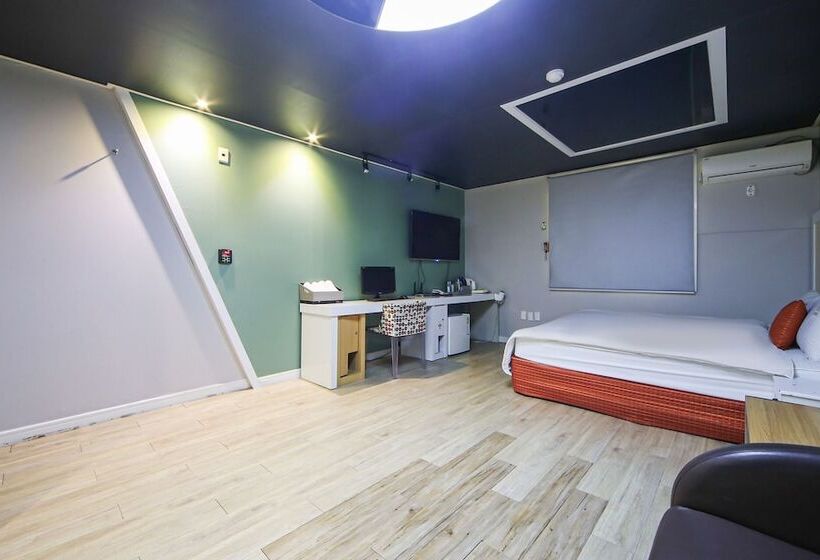 汽车旅馆  Busan Daeyeondong Z