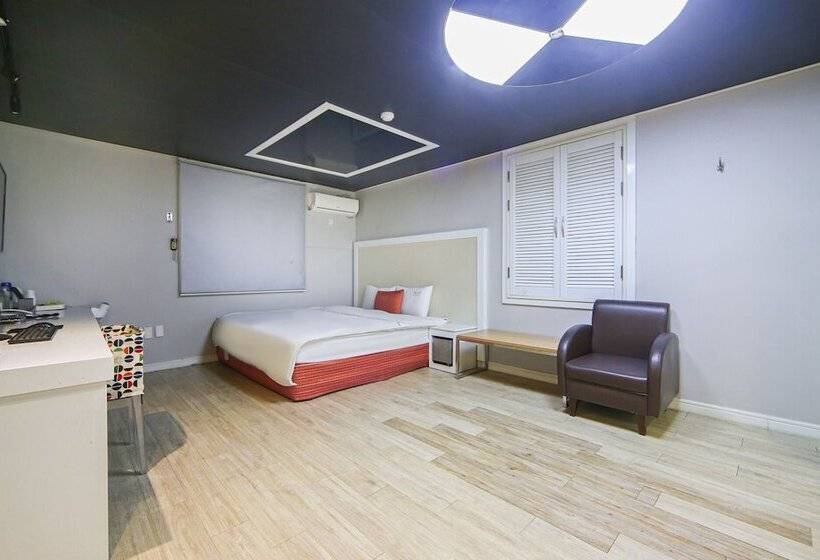 汽车旅馆  Busan Daeyeondong Z