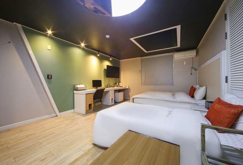 汽车旅馆  Busan Daeyeondong Z