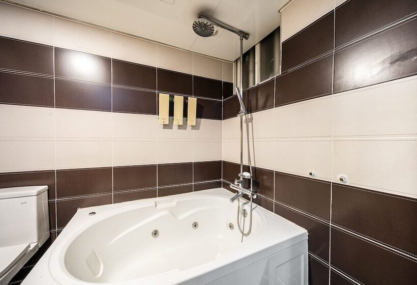 汽车旅馆  Busan Daeyeondong Z